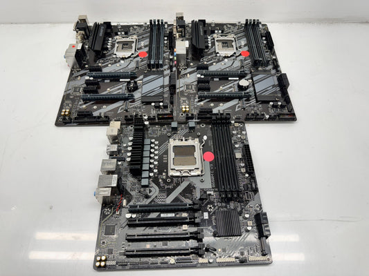 *For Parts* 1x GIGABYTE B650M C V3 / 2x GIGABYTE B365 HD3 MIX *NOT WORKING*