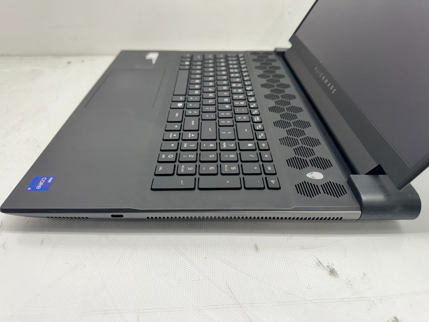 Dell Alienware M18 R2 18" Intel i9-14900@2.2GHz 32GB RAM 1TB SSD RTX 4090 *READ*