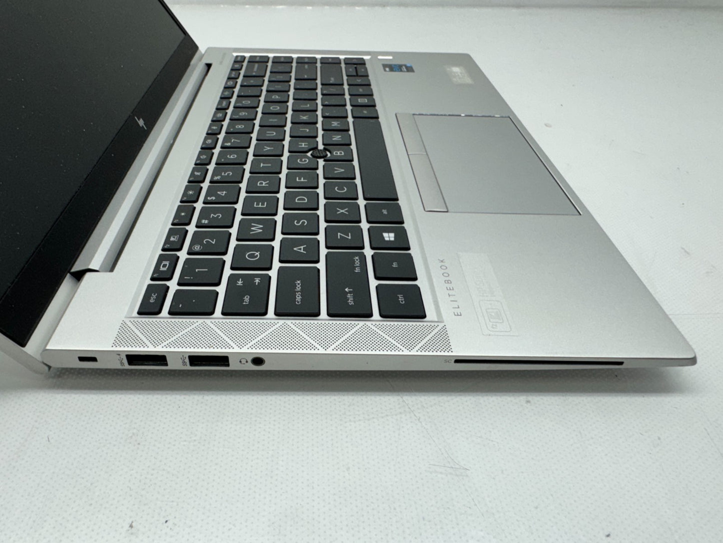 HP EliteBook 840 G8 14"  i7-1165G7@2.8GHz 16G RAM 256GB SSD Windows 11 W/AC