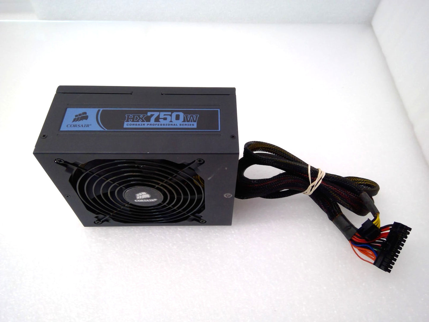 Corsair HX750W Professional Series Modular ATX Power Supply 750W CMPSU-750HX