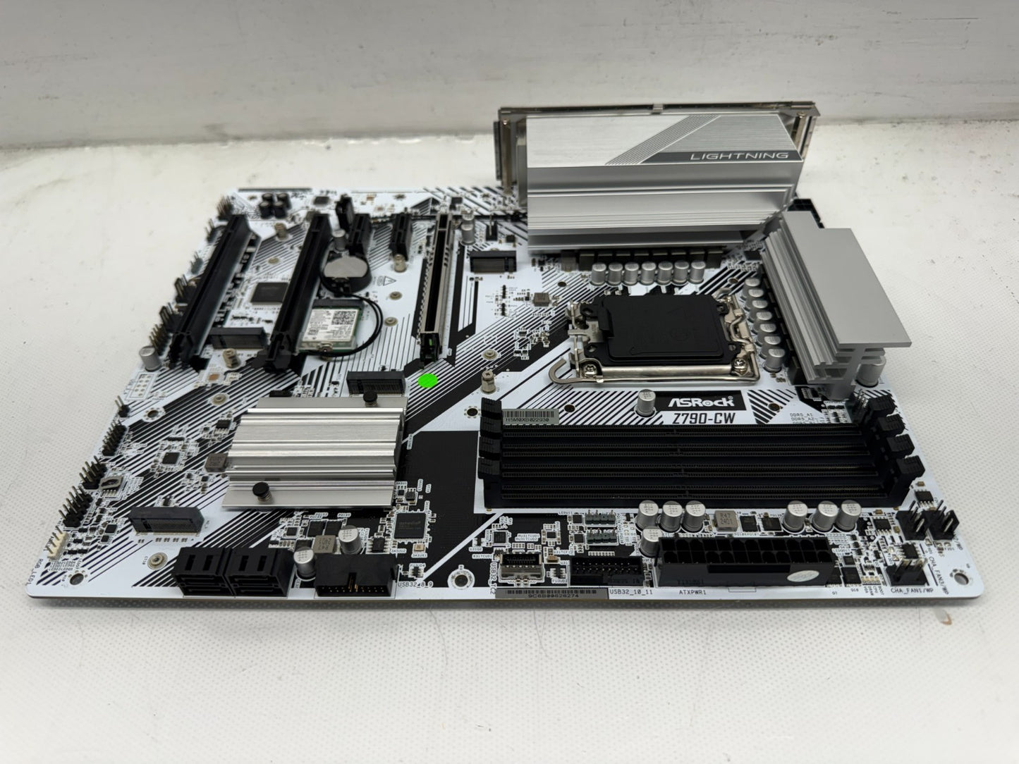 ASRock Z790-CW WIFI ATX Motherboard Intel Socket LGA1700 DDR5 HDMI *READ*