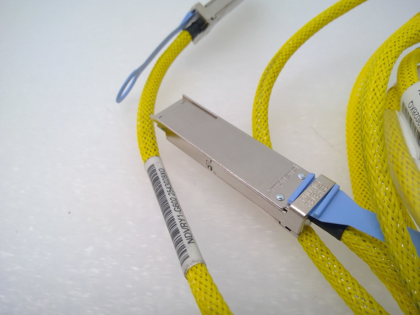 Amphenol 800G OSFP to 2x 400G OSFP Breakout Passive DAC 2M 32AWG NDVRY1-G602