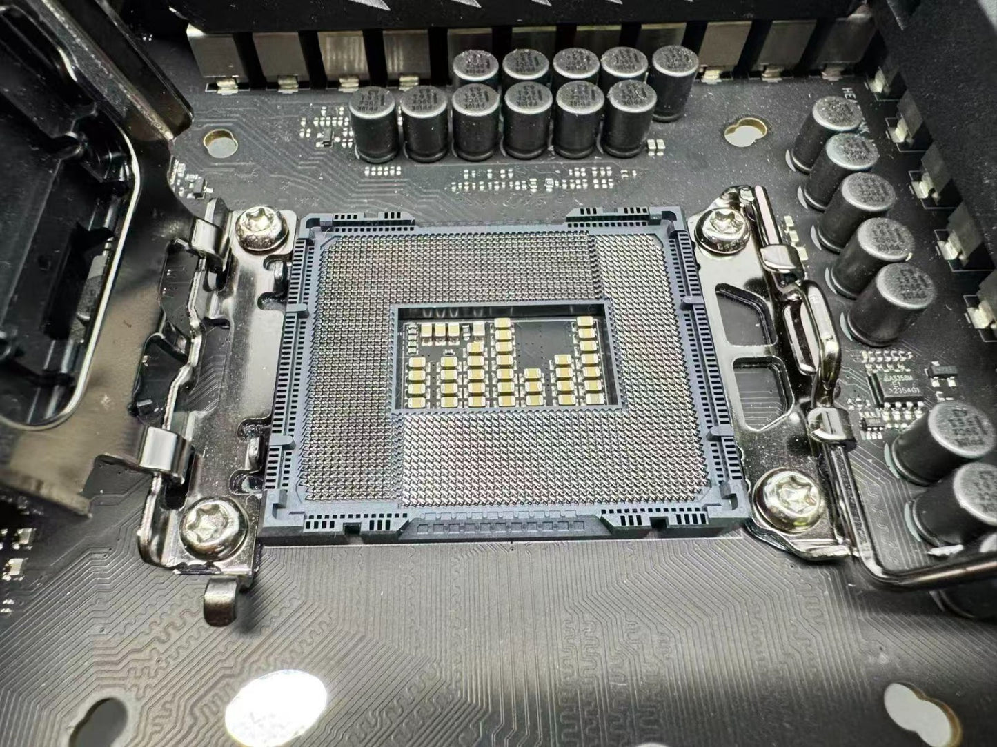 AS IS For Parts Asus ROG MAXIMUS Z790 Dark HERO Missing WIFI /Not Working