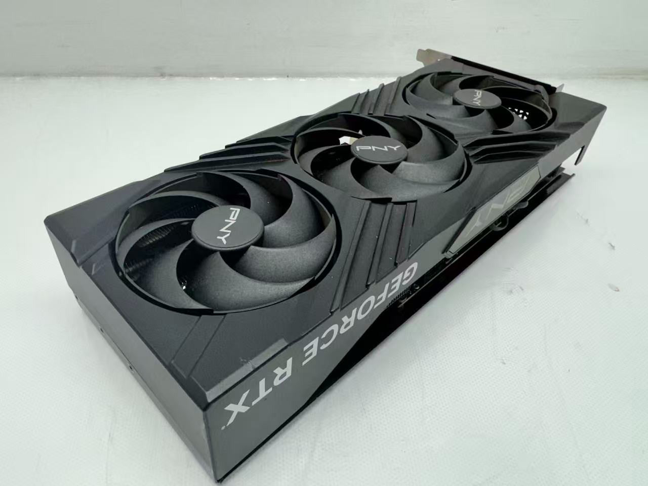 PNY GeForce RTX 4080 Super 16GB OCGDDR6X PCIE 4.0 Triple FAN *READ*