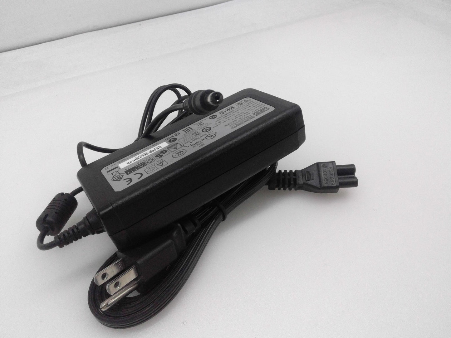 Genuine Asian Power Devices 90W 19V 4.74A AC Adapter DA-90F19 5.5x2.1mm