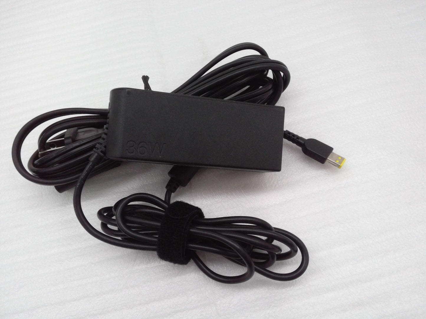 Original LENOVO 36W 12V 3A AC Adapter Charger ADLX36NCT2B SA10E75779 00HM601