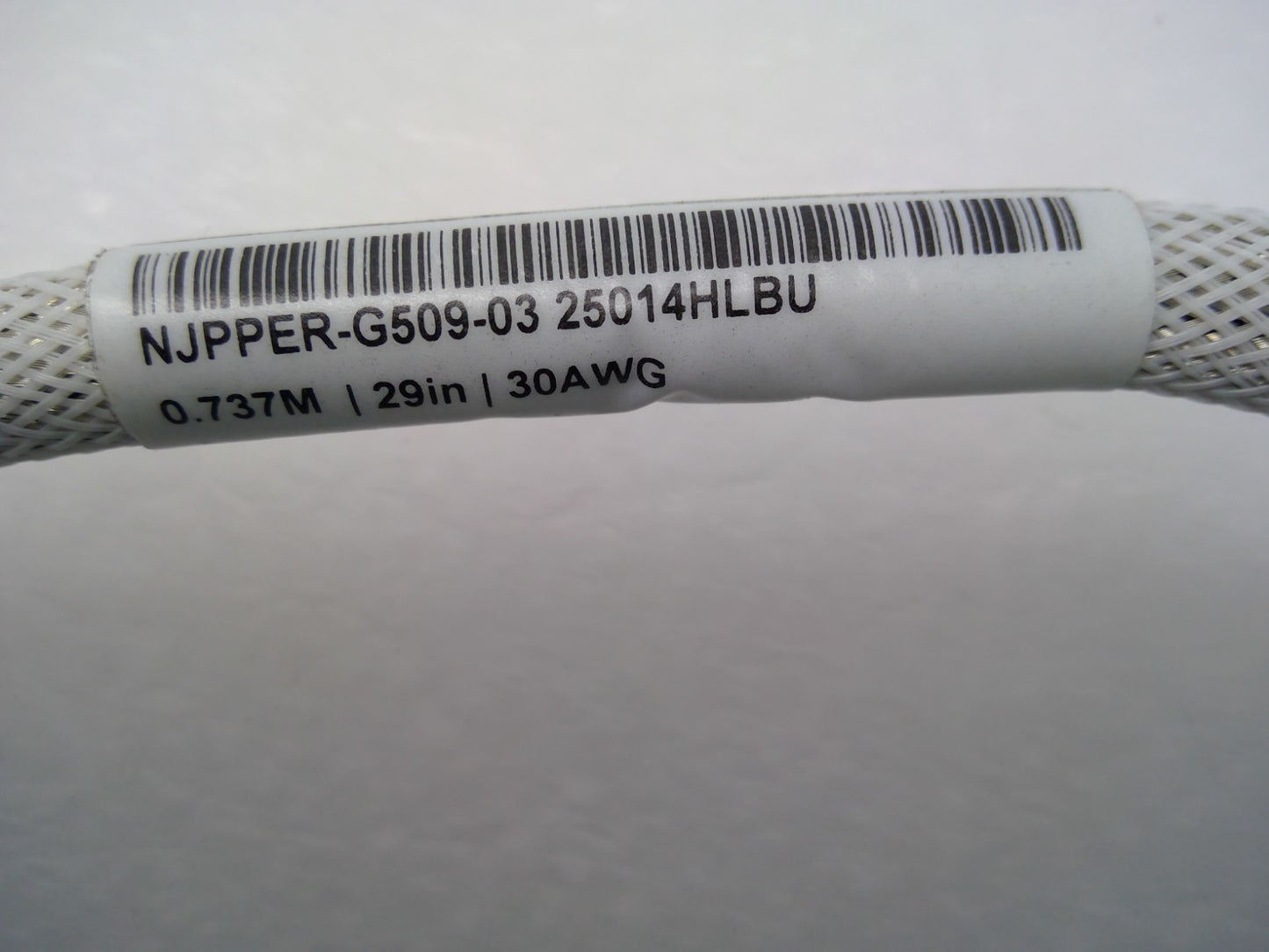 Amphenol 800G OSFP DAC Cable 29in 0.737M NJPPER-G509-03-1155860-03 White Braided