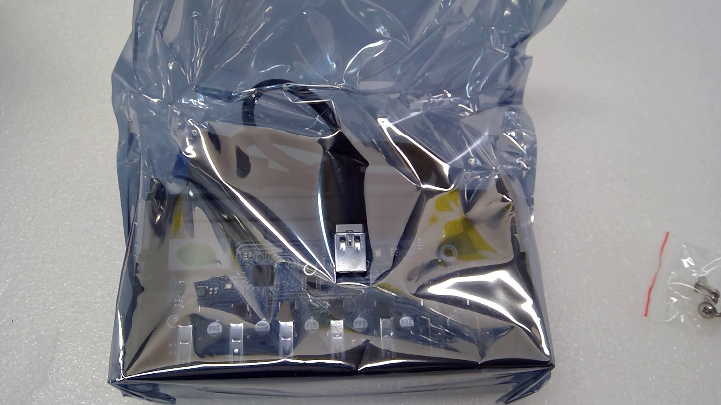open box Kingwin KW525-7U3C 7-Port USB 3.0 Hub with 1 x Fast Charging Port