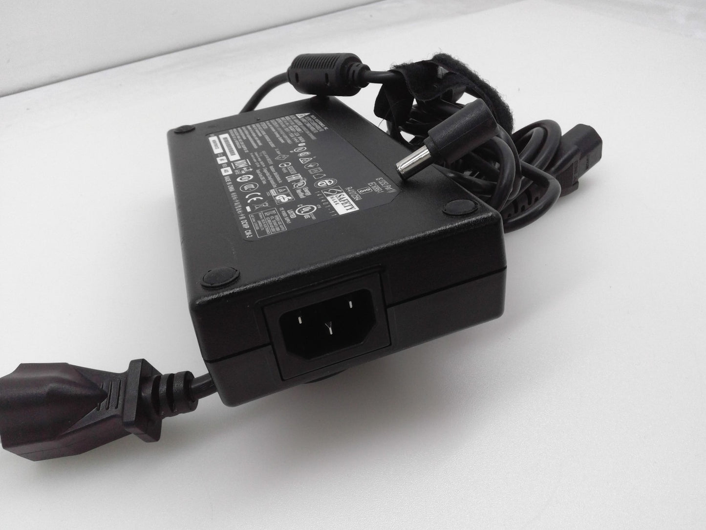 OEM Delta 19.5V 11.8A 230W Power Adapter Charger ADP-230EB T 6.0mm for ASUS