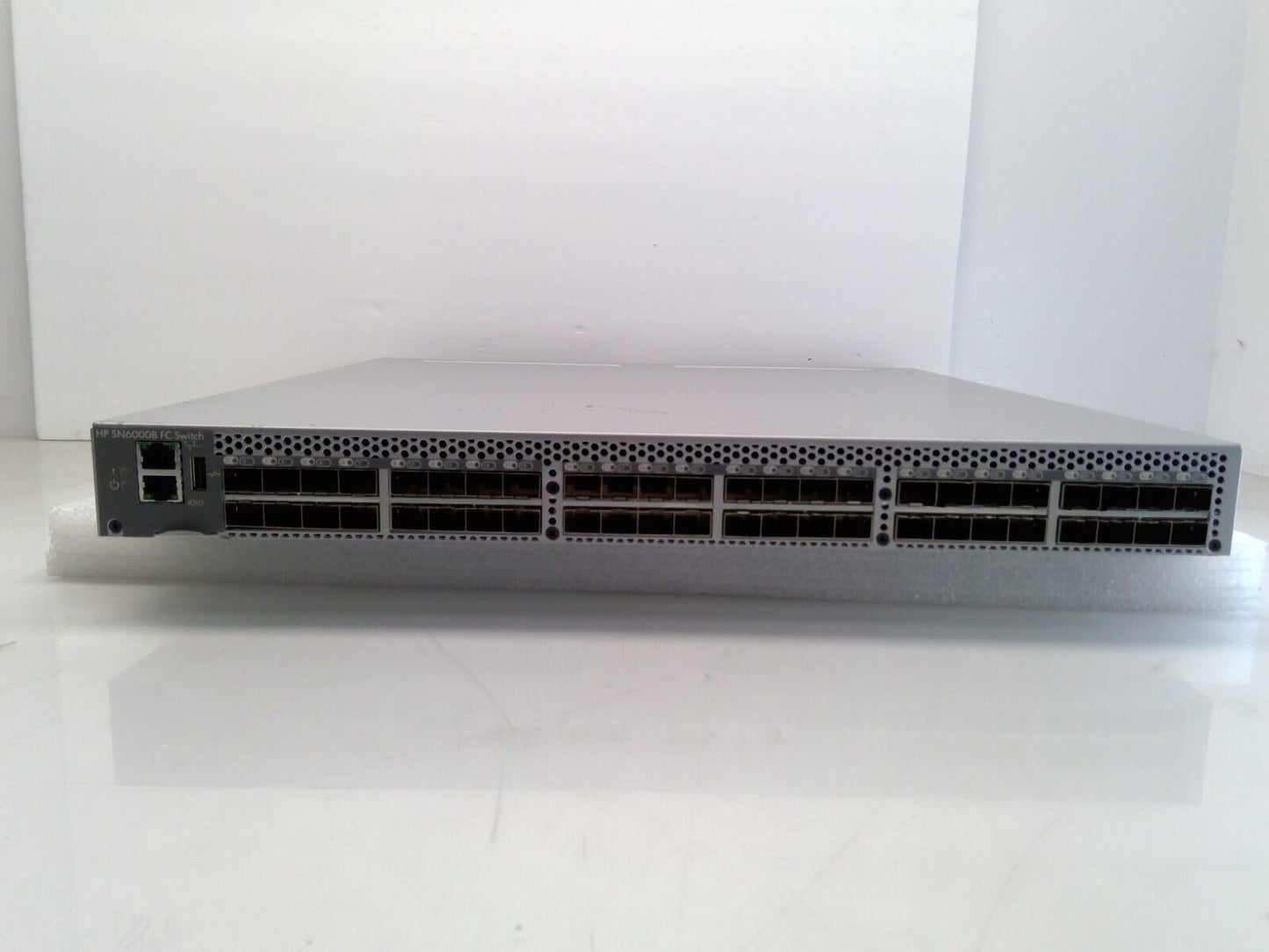 HP SN6000B 16Gb 48-port Managed Fibre Channel Switch  w/24 port License Active