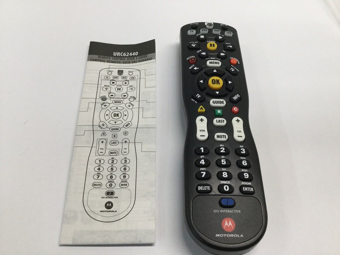 UNIVERSAL MOTOROLA TV DVD AUX STB REMOTE CONTROL URC62440 w/ Batteries