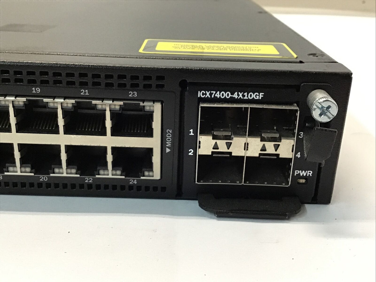 Brocade ICX7450-24P 24-Port Gigabit PoE+ Switch ICX7400-4X10GF, 2x 40GQ