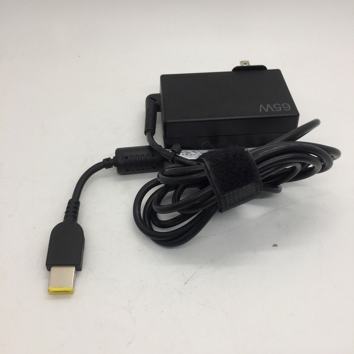 Original Lenovo 65W Slim TiP Travel AC Adapter for 4X20H15594( FSP065-FCMN2)