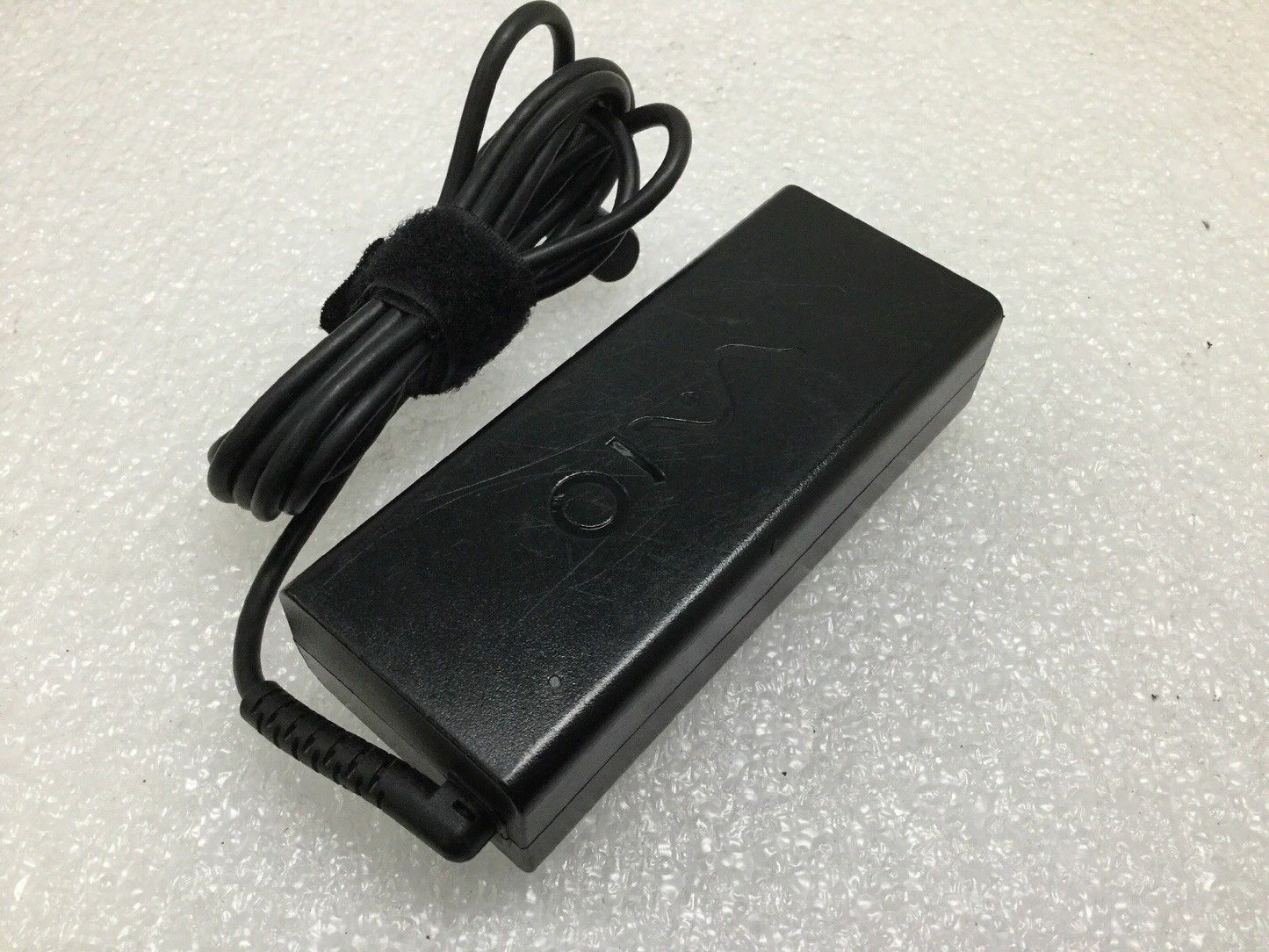 VGP-AC19V32 Sony AC Adapter for Notebook 90W 4.7A 19.5V DC