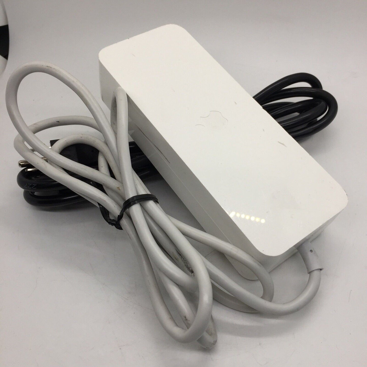 Genuine Apple A1188 AC Power Adapter 18.5V 6.0A 110W for Mac Mini OEM