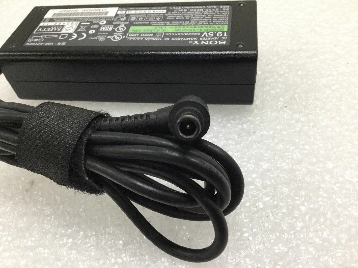 VGP-AC19V32 Sony AC Adapter for Notebook 90W 4.7A 19.5V DC