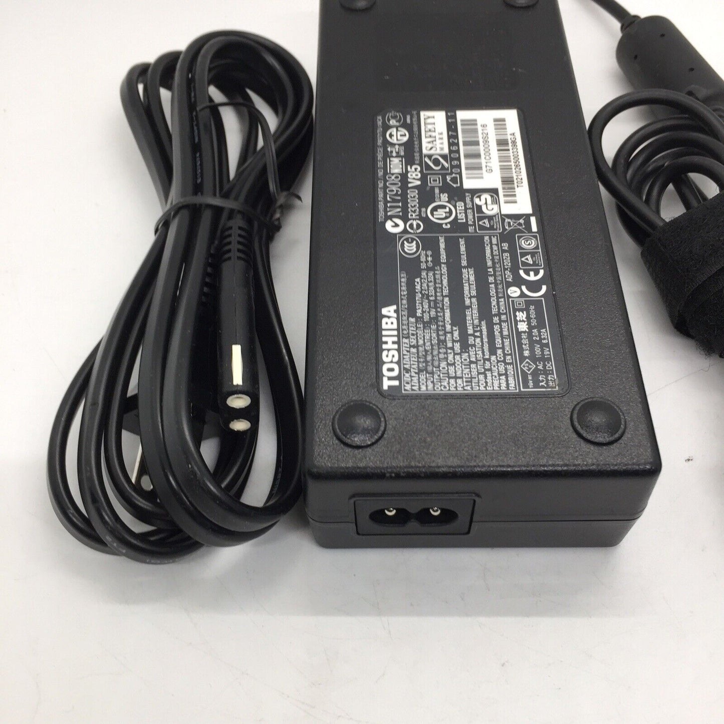 Genuine Toshiba PA3717U-1ACA  AC Adapter Power Charger 19V 6.32A  N17908  Works