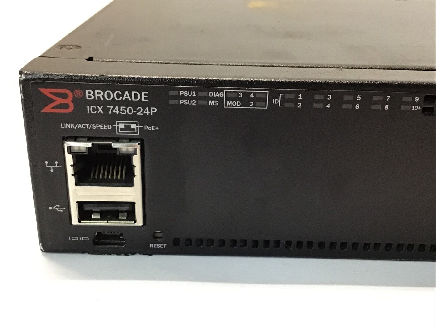 Brocade ICX7450-24P 24-Port Gigabit PoE+ Switch ICX7400-4X10GF, 2x 40GQ