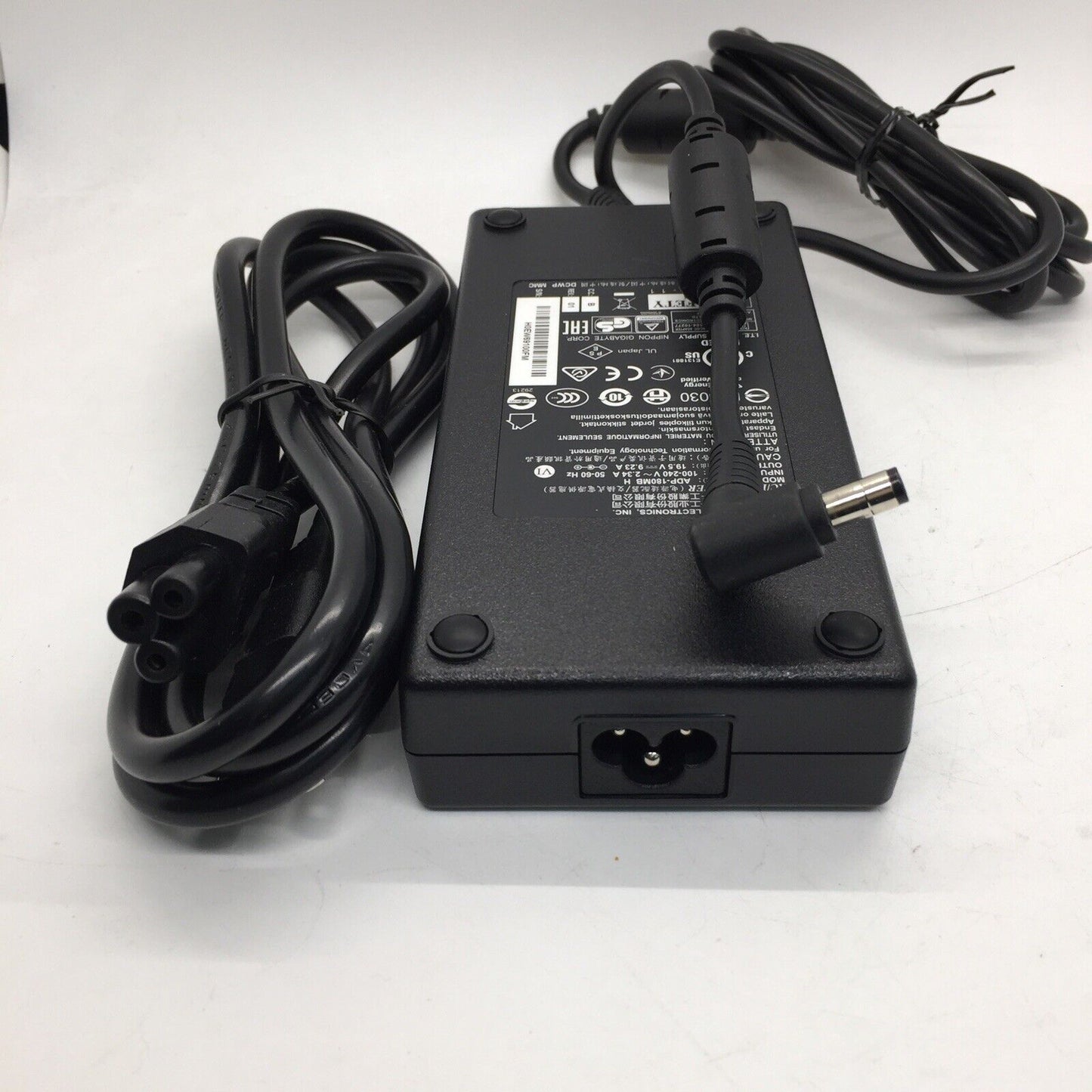 Original DELTA  AC Adapter ADP-180MB H 19.5V 9.23A 50-60Hz 180W